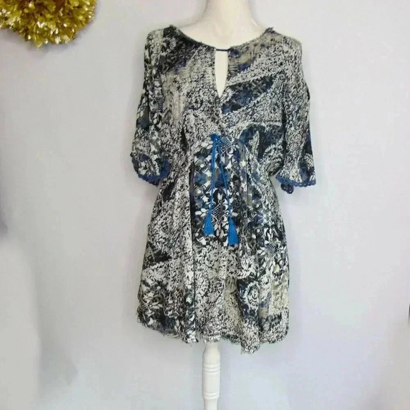 Free People Womens A Line Dress Blue White Floral Keyhole Neck Cold Shoulder XS - Picture 1 of 10